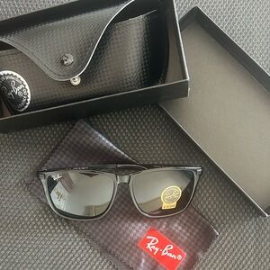 Ray-Ban Black Sunglasses